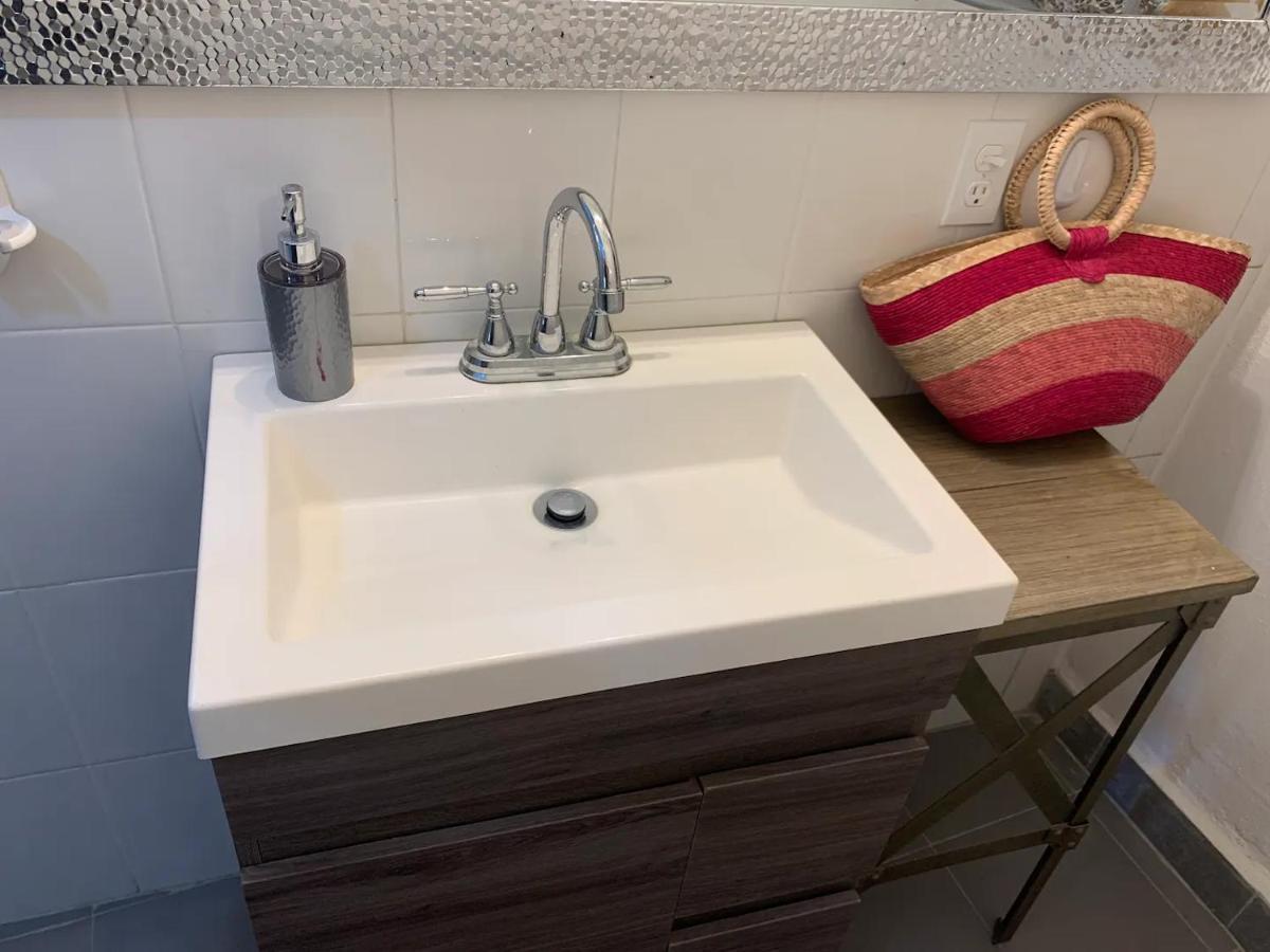 Casa Madero #1, Central Studio Apartment 1 Block From Malecon 拉巴斯 外观 照片