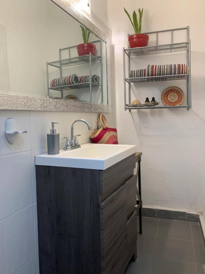 Casa Madero #1, Central Studio Apartment 1 Block From Malecon 拉巴斯 外观 照片